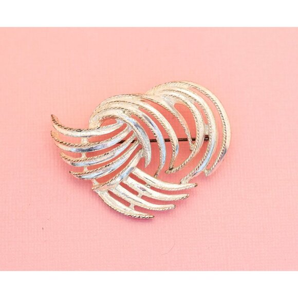Vintage Feathers of Elegance Brooch | H24 - Picture 1 of 2